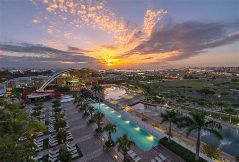 SHERATON® PUERTO RICO RESORT & CASINO .